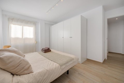 Apartment for sale in Torrevieja, Alicante, Spain 3 bedrooms, 105 sq.m. No. 196149 - photo 20