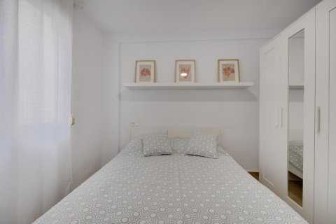 Apartment for sale in Torrevieja, Alicante, Spain 3 bedrooms, 105 sq.m. No. 196149 - photo 23