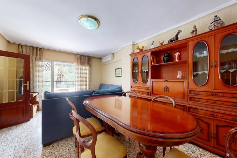 Huoneisto myytävänä Valencia, Espanja, 4 makuuhuonetta, 93 m2 No. 139900 - kuva 1