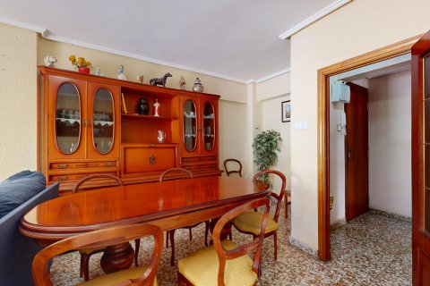 Huoneisto myytävänä Valencia, Espanja, 4 makuuhuonetta, 93 m2 No. 139900 - kuva 3