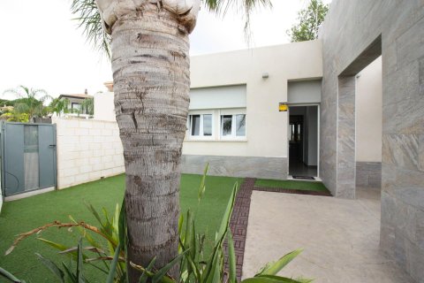 Villa till salu Monserrat, A Coruna, Spanien 4 sovrum, 141 kvm. Nr. 139901 - foto 17