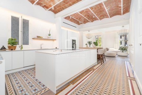 Apartment à vendre à Barcelona, Espagne, 4 chambres, 215 m2 No. 194976 - photo 14