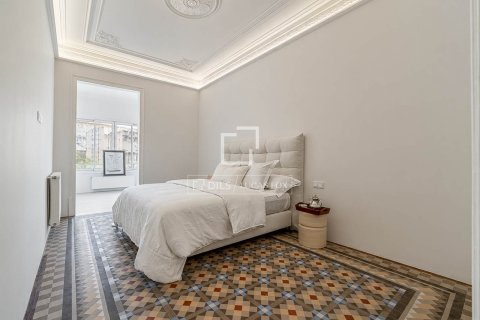 Apartment à vendre à Barcelona, Espagne, 4 chambres, 215 m2 No. 194976 - photo 29