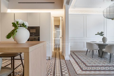 Apartment à vendre à Barcelona, Espagne, 4 chambres, 215 m2 No. 194976 - photo 10