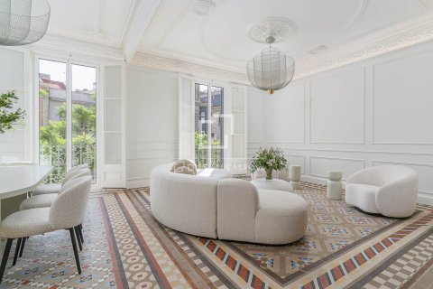 Apartment à vendre à Barcelona, Espagne, 4 chambres, 215 m2 No. 194976 - photo 5