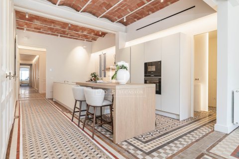 Apartment à vendre à Barcelona, Espagne, 4 chambres, 215 m2 No. 194976 - photo 11