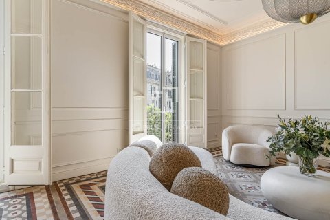 Apartment à vendre à Barcelona, Espagne, 4 chambres, 215 m2 No. 194976 - photo 8