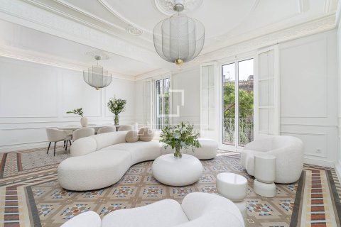 Apartment à Barcelona, Espagne 4 chambres, 215 m2 No. 194976