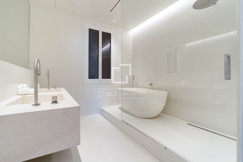 Apartment à vendre à Barcelona, Espagne, 4 chambres, 215 m2 No. 194976 - photo 26