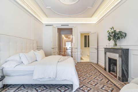 Apartment à vendre à Barcelona, Espagne, 4 chambres, 215 m2 No. 194976 - photo 20