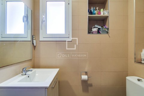 Apartament w Barcelona, Hiszpania 2 sypialnie, 62 mkw. nr 194975 – zdjęcie 15