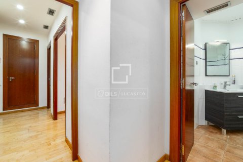 Apartament w Barcelona, Hiszpania 2 sypialnie, 68 mkw. nr 194972 – zdjęcie 17