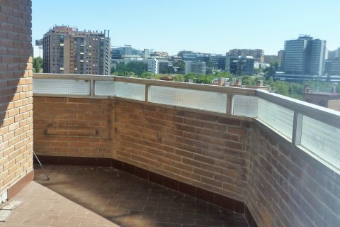 Dzīvoklis īrēšanai Madrid, Spānijā 4 istabas, 120 m2 Nr. 147661 - attēls 2