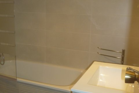 Dzīvoklis īrēšanai Madrid, Spānijā 4 istabas, 120 m2 Nr. 147661 - attēls 17