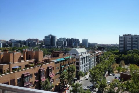 Dzīvoklis īrēšanai Madrid, Spānijā 4 istabas, 120 m2 Nr. 147661 - attēls 4