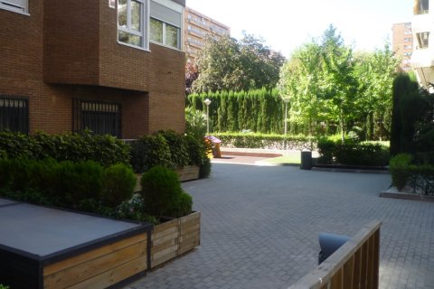 Dzīvoklis īrēšanai Madrid, Spānijā 4 istabas, 120 m2 Nr. 147661 - attēls 20