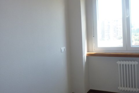 Dzīvoklis īrēšanai Madrid, Spānijā 4 istabas, 120 m2 Nr. 147661 - attēls 18