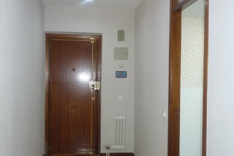 Dzīvoklis īrēšanai Madrid, Spānijā 4 istabas, 120 m2 Nr. 147661 - attēls 12