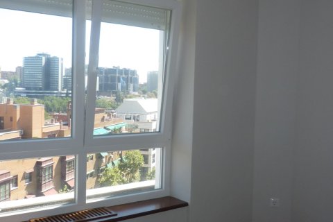 Dzīvoklis īrēšanai Madrid, Spānijā 4 istabas, 120 m2 Nr. 147661 - attēls 14