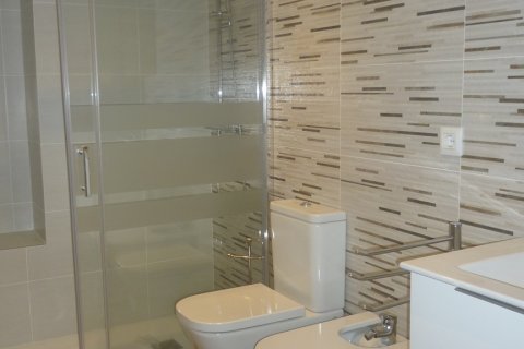 Dzīvoklis īrēšanai Madrid, Spānijā 4 istabas, 120 m2 Nr. 147661 - attēls 9