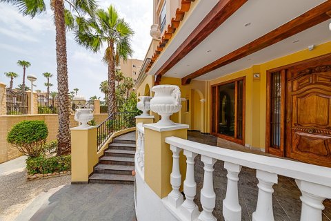 Lägenhet till salu Torrevieja, Alicante, Spanien 2 sovrum, 64 kvm. Nr. 139492 - foto 30