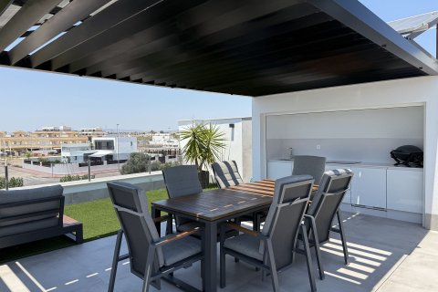 Villa till salu San Javier, Murcia, Spanien 4 sovrum, 220 kvm. Nr. 139490 - foto 2