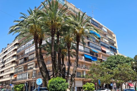 Apartamento en Orihuela, Alicante, España 4 dormitorios, 140 m2 No. 190115