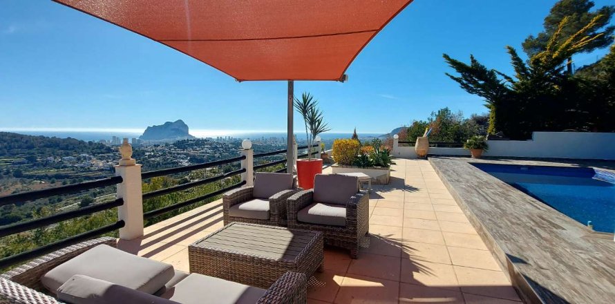 Villa in Calpe, Alicante, Spain 3 bedrooms, 184 sq.m. No. 190157