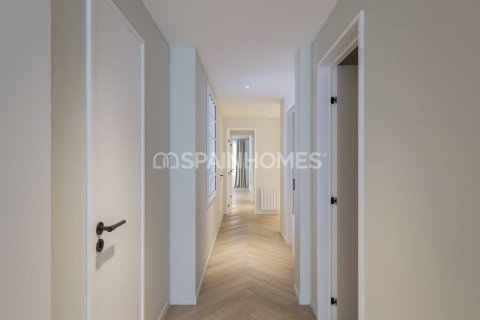 Apartament w Barcelona, Hiszpania 3 sypialnie, 140 mkw. nr 140105 – zdjęcie 21