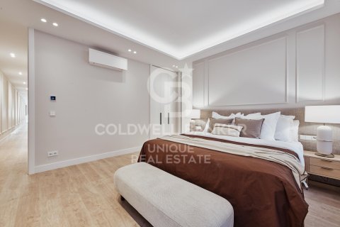 Apartamento en venta en Madrid, España 4 dormitorios, 235 m2 No. 157776 - foto 18
