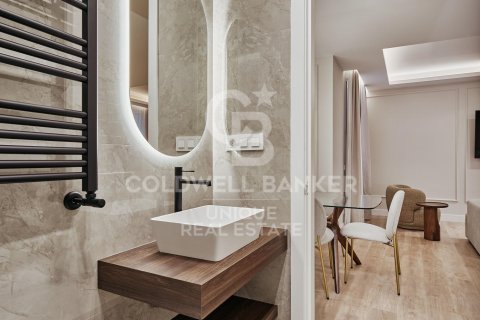 Apartamento en venta en Madrid, España 3 dormitorios, 105 m2 No. 157775 - foto 19