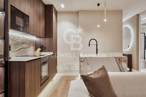 Apartamento en venta en Madrid, España 3 dormitorios, 105 m2 No. 157775 - foto 7