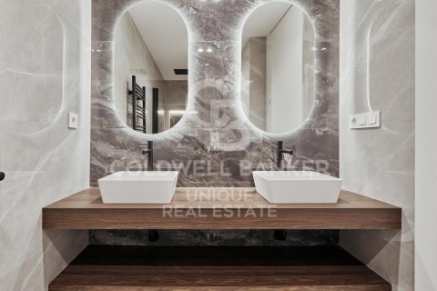 Apartamento en venta en Madrid, España 3 dormitorios, 105 m2 No. 157775 - foto 24