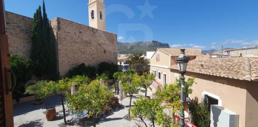 Villa a Calpe, Alicante, Spagna 7 camere da letto, 258 mq. N° 157777