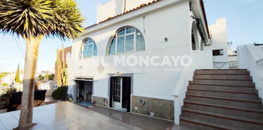 Villa en San Miguel de Salinas, Alicante, España 6 dormitorios, 289 m2 No. 149154