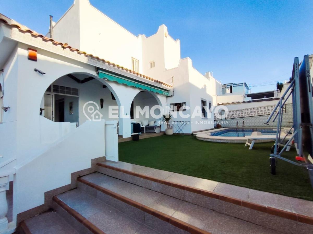 Villa San Miguel de Salinas, Alicante, Spānijā 6 istabas, 289 m2 Nr. 149154