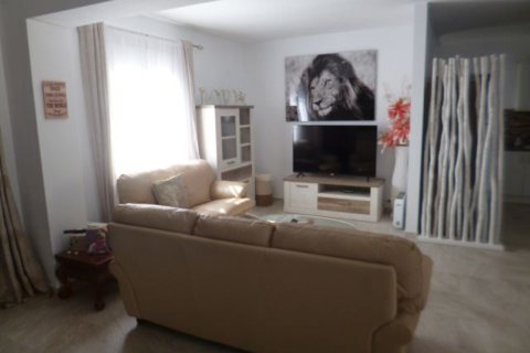 Villa till salu i Villamartin, Alicante, Spanien 5 sovrum, 203 kvm. Nr. 163118 - foto 4