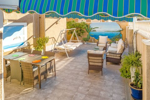 Villa a Torrevieja, Alicante, Spagna 5 camere da letto, 131 mq. N° 163114