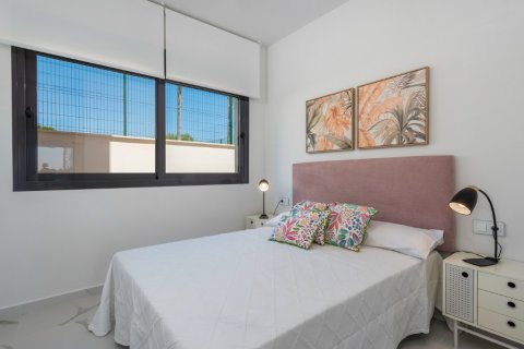 Huoneisto myytävänä San Miguel de Salinas, Alicante, Espanja, 3 makuuhuonetta, 92 m2 No. 144714 - kuva 13