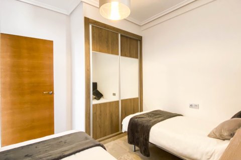 Lägenhet för uthyrning i Punta Prima, Alicante, Spanien 2 sovrum, 67 kvm. Nr. 144864 - foto 26