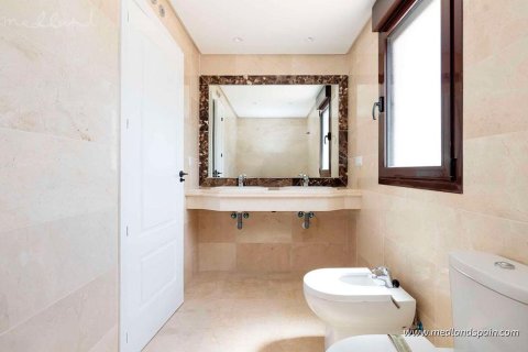 Продажа таухауса в Эстепона, Малага, Испания 3 спальни, 245м2 №142857 - фото 13