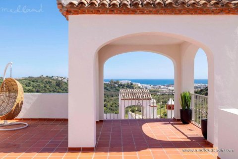 Продажа таухауса в Эстепона, Малага, Испания 3 спальни, 262м2 №142858 - фото 1