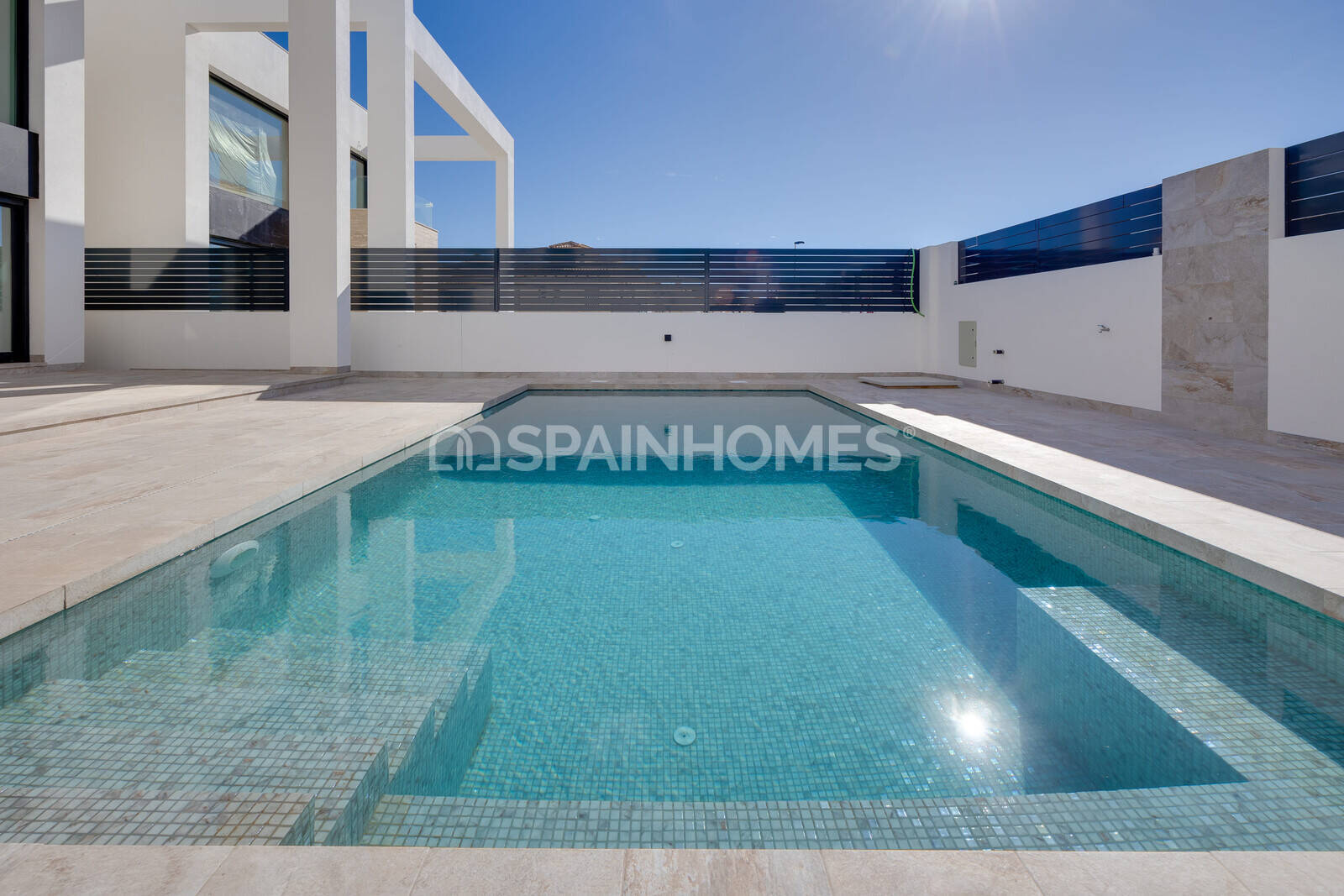Huvila Torrevieja, Alicante, Espanja 4 makuuhuonetta, 202 m2 No. 166861