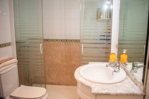 Продажа квартиры в Гуардамар-дель-Сегура, Аликанте, Испания 3 спальни, 106м2 №119035 - фото 14