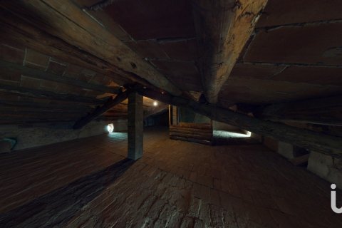 Kamienica w Casserres, Barcelona, Hiszpania 5 sypialni, 300 mkw. nr 153881 – zdjęcie 24