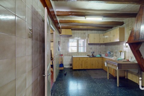 Kamienica w Casserres, Barcelona, Hiszpania 5 sypialni, 300 mkw. nr 153881