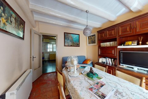 Kamienica w Casserres, Barcelona, Hiszpania 5 sypialni, 300 mkw. nr 153881 – zdjęcie 3