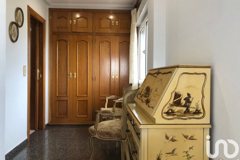 House for sale in Oliva, Valencia, Spain 4 bedrooms, 370 sq.m. No. 153882 - photo 17