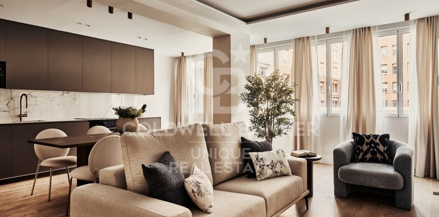 Apartment à Madrid, Espagne 3 chambres, 115 m2 No. 178653