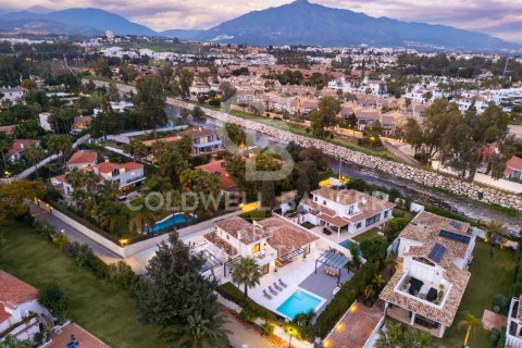 Villa à vendre à Marbella, Malaga, Espagne, 4 chambres, 271 m2 No. 178649 - photo 26
